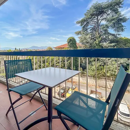 Proche De La Avec Parking *